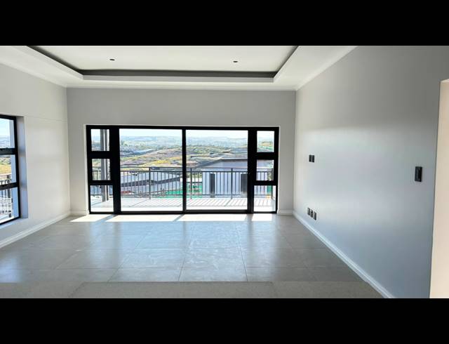 3 BEDROOM TOWNHOUSE FOR SALE IN PALM LAKES ESTATE